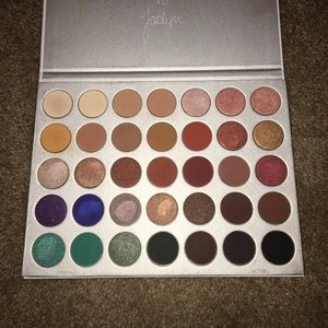 Jaclyn Hill X Morphe palette